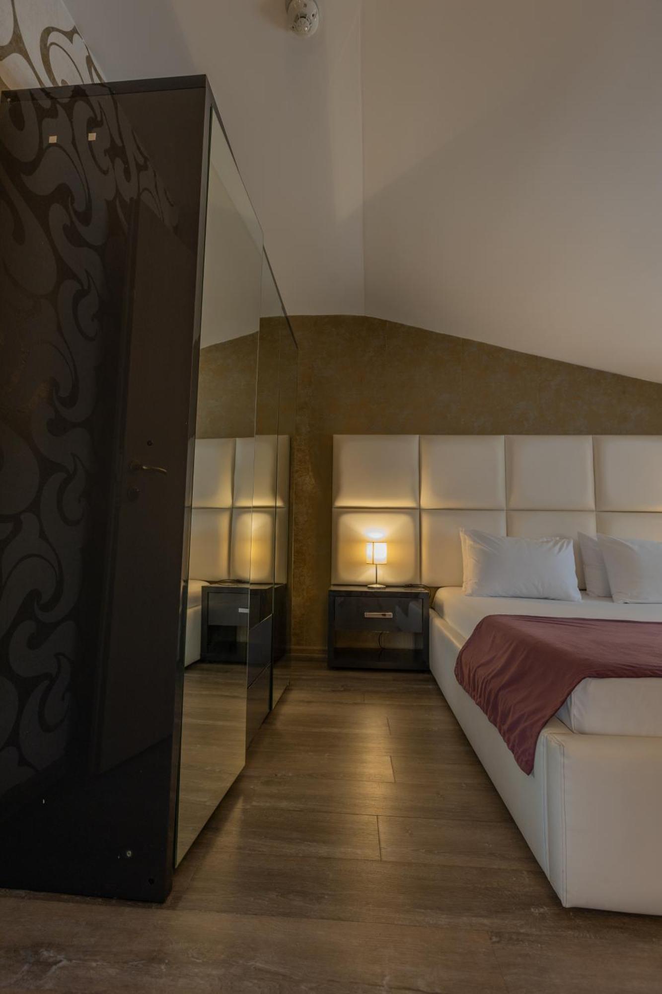 Hotel Corvaris Bukarest Eksteriør billede